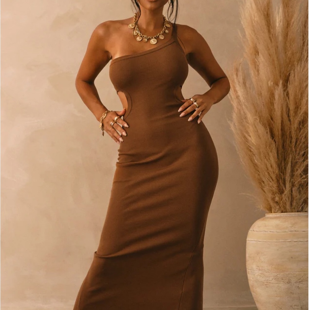 Miss Lola Anitta dress